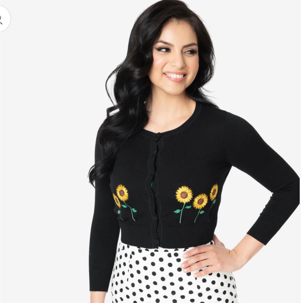 Abigail Sunflower Cropped Cardigan in Black from Collectif London